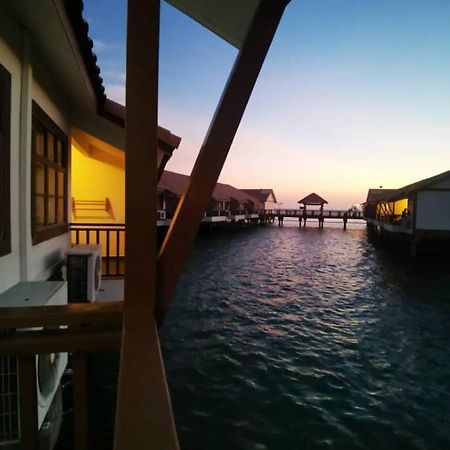 Water Chalet Port Dickson- Private Exteriör bild