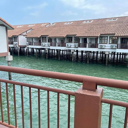 Water Chalet Port Dickson- Private Exteriör bild