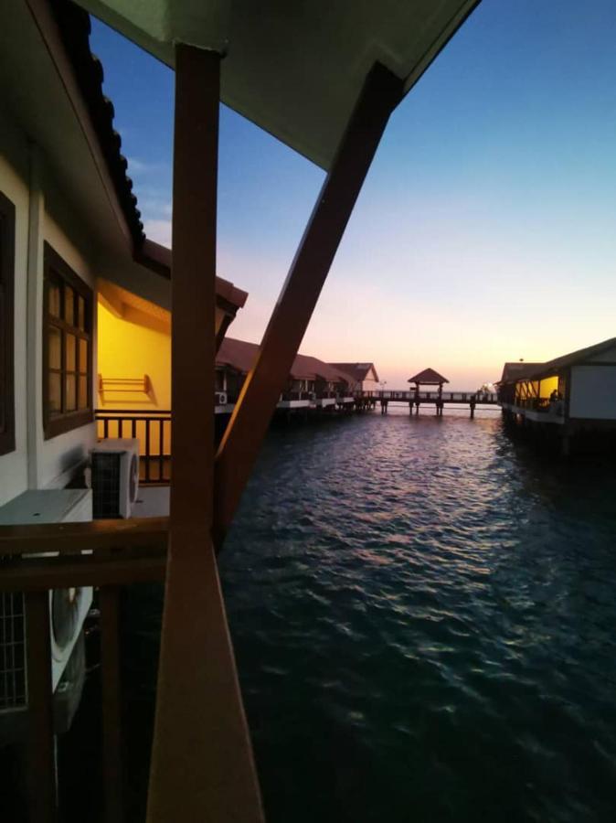 Water Chalet Port Dickson- Private Exteriör bild